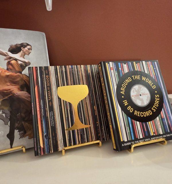 Books on music and the arts in the Conservatory room at the Goose Crown Inn